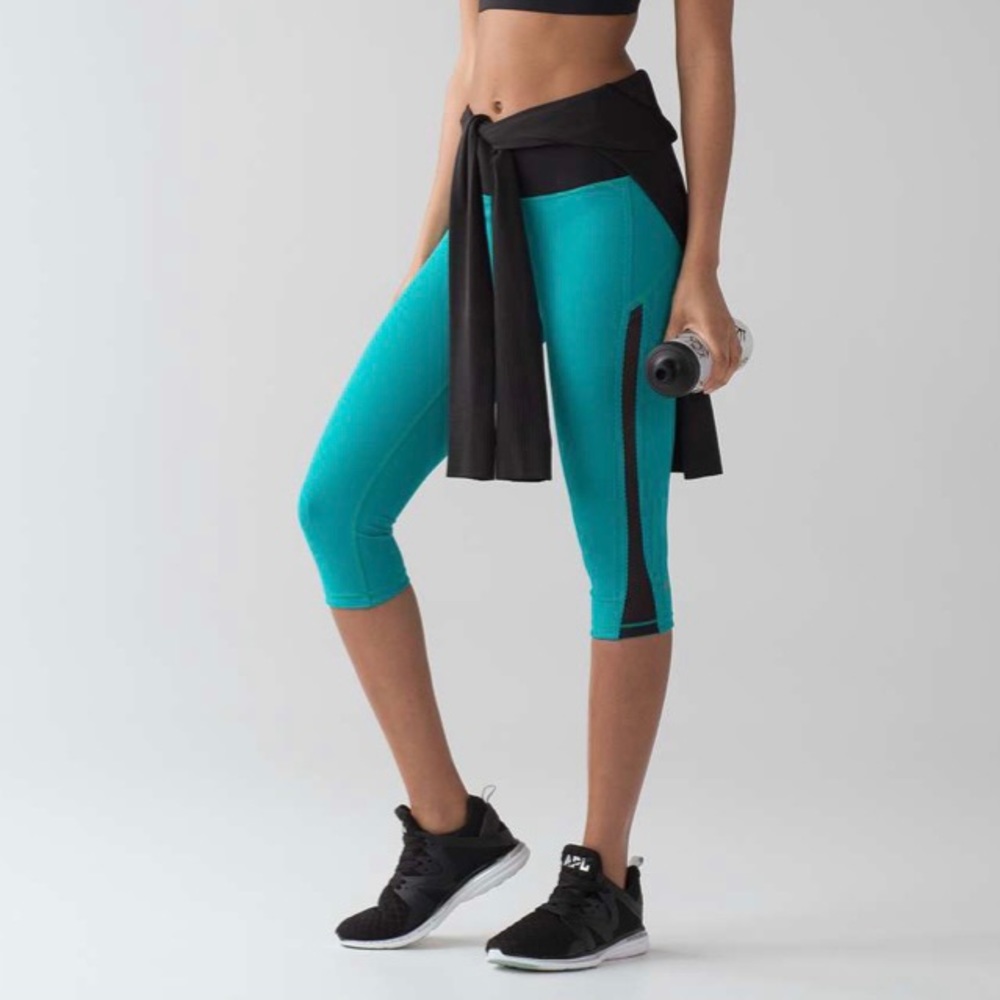 Lululemon Smooth Stride Crop 17" - Teal/Black